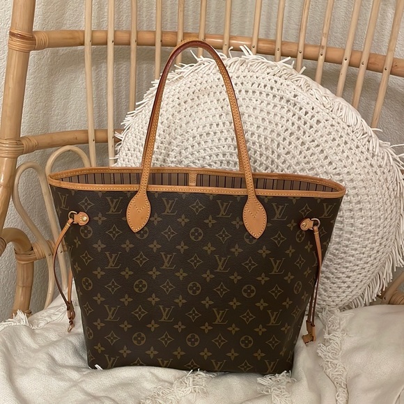 Louis Vuitton Handbags - Louis Vuitton Neverfull MM